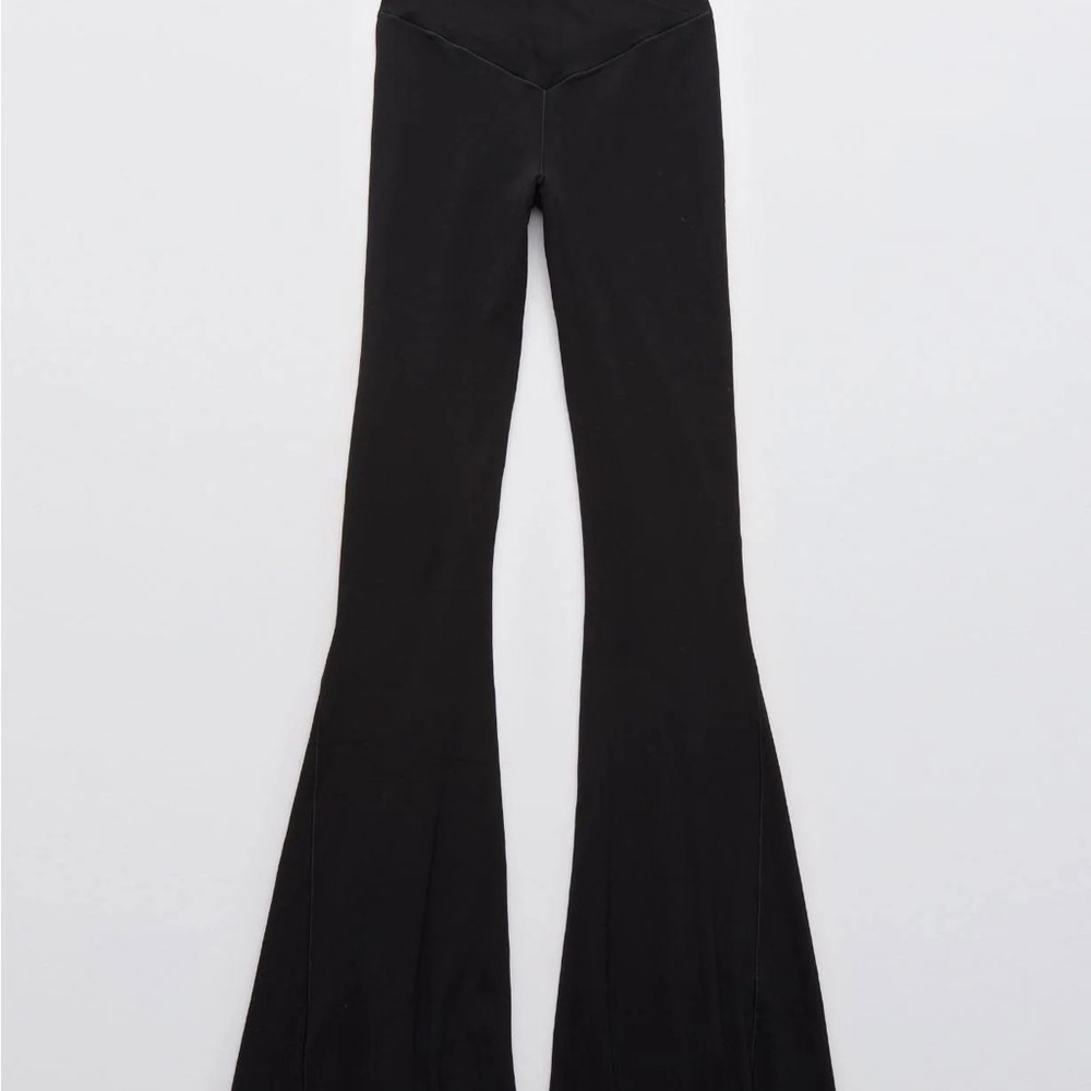 OFFLINE by Aerie | High Waisted Crossover Flare Leggings | Medium